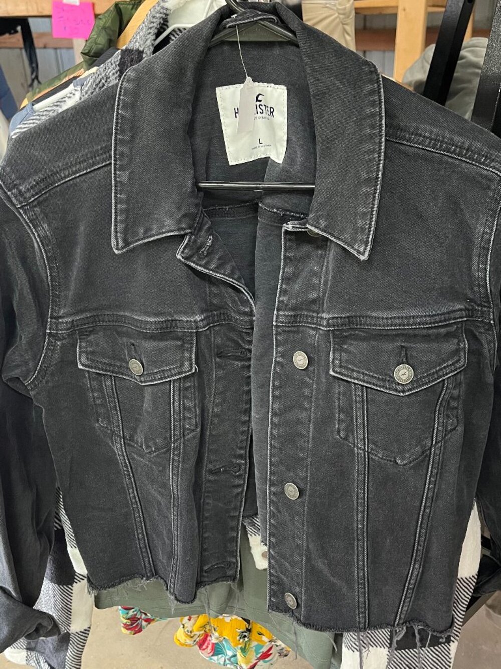 Hollister Washed Black Cropped Denim Jacket Raw Hem Size L